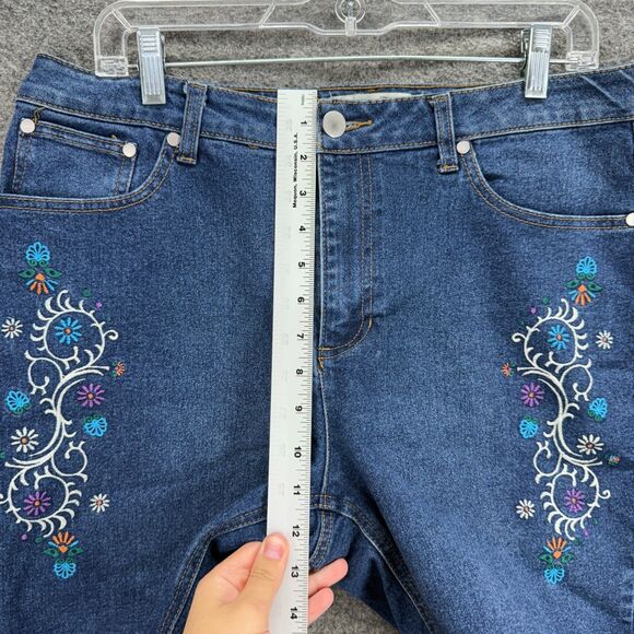 Cato Shorts Women 14 Blue Floral Embroidered Denim Dark Wash Mid Rise Chino - Picture 4 of 8